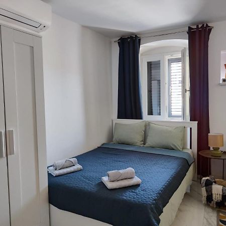 Apartment Augustini Cres Bagian luar foto