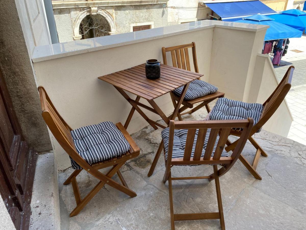 Apartment Augustini Cres Bagian luar foto