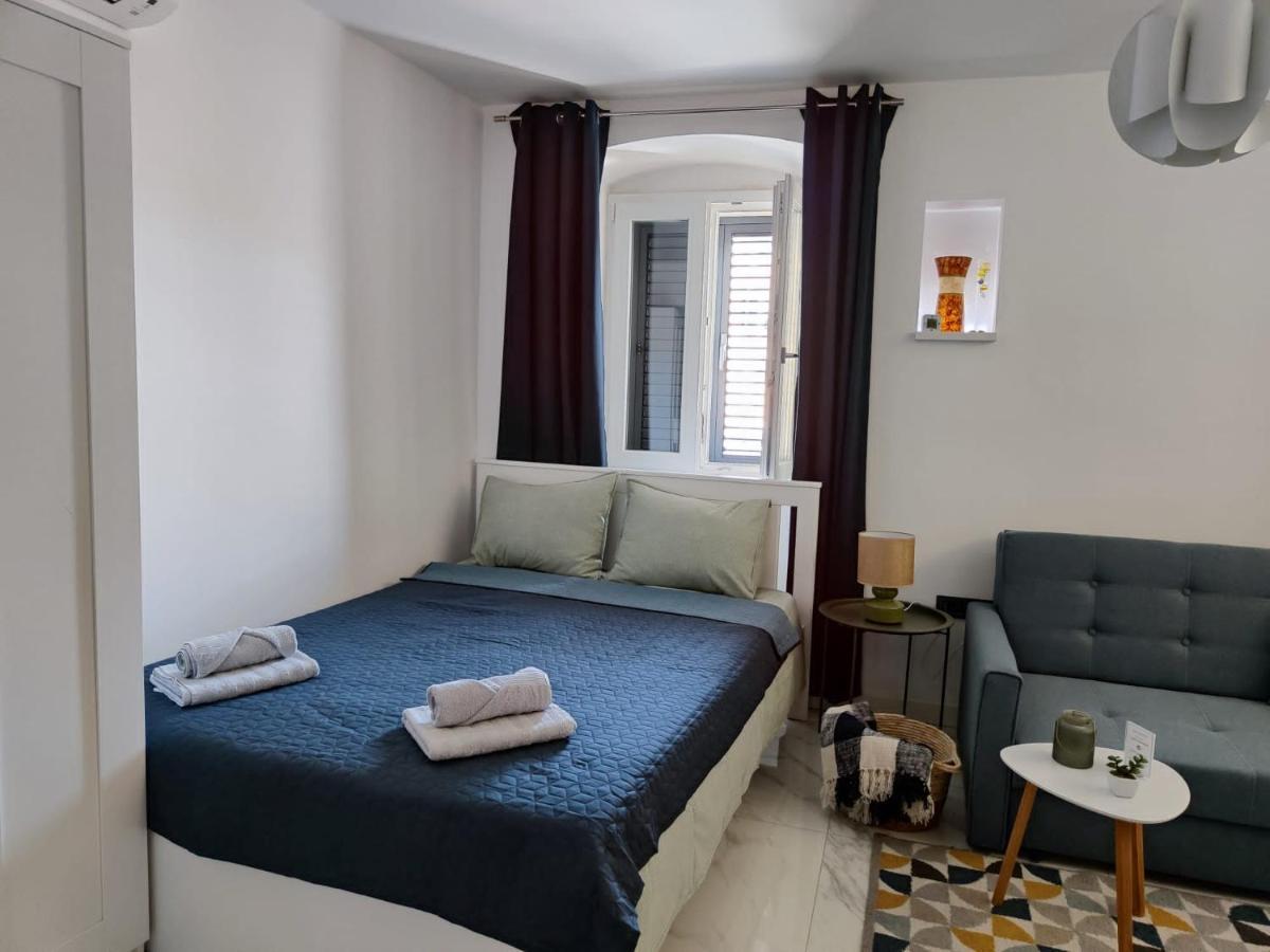 Apartment Augustini Cres Bagian luar foto