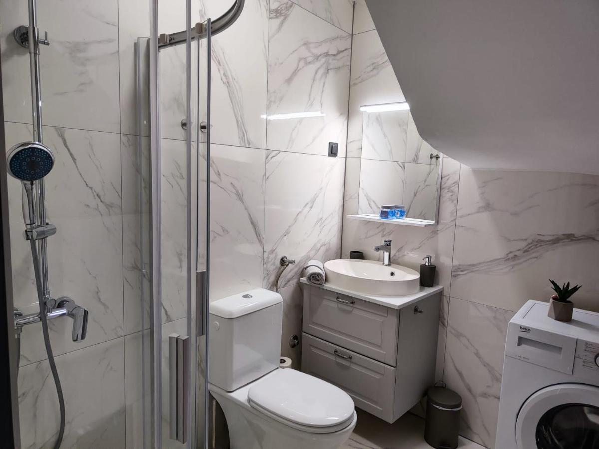 Apartment Augustini Cres Bagian luar foto